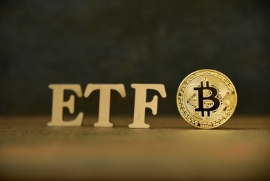 Uzmanlar Spot Bitcoin ETF’lerinin Tehlikelerini İşaretledi: Onları ‘Turuncu FOMO Poker Çipleri’ Olarak Etiketledi