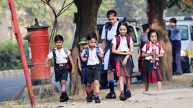 Düzinelerce Hint okuluna sahte bomba tehditleri geliyor
